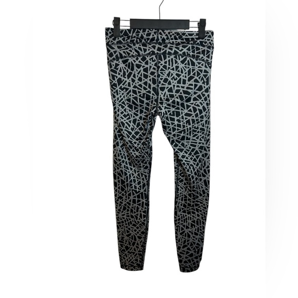 Under Armour Geometric Patterned Compression Leggings - Picture 2 of 5